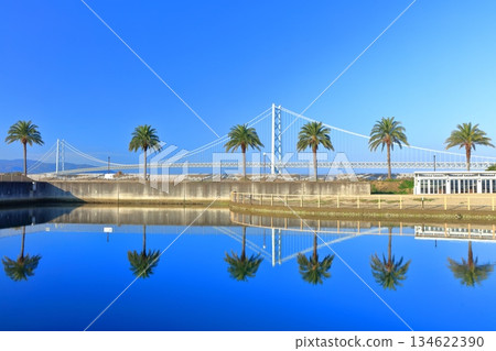 [Hyogo Prefecture] Akashi Kaikyo Bridge on a clear day (Mitsui Outlet Park Marine Pia Kobe) 134622390