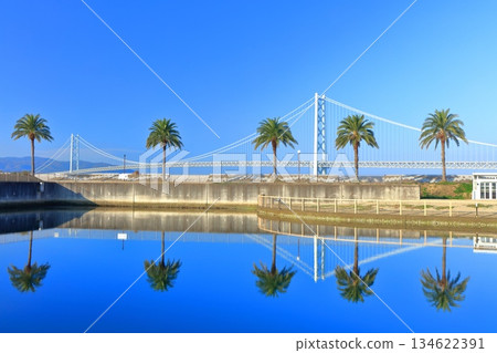 [Hyogo Prefecture] Akashi Kaikyo Bridge on a clear day (Mitsui Outlet Park Marine Pia Kobe) 134622391