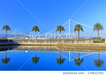 [Hyogo Prefecture] Akashi Kaikyo Bridge on a clear day (Mitsui Outlet Park Marine Pia Kobe) 134622393