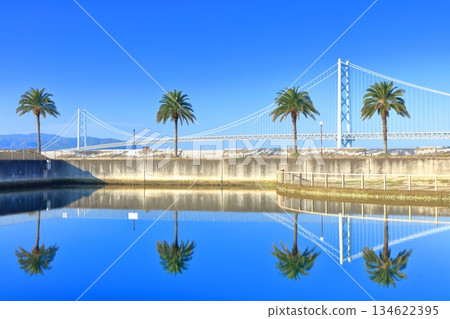 【兵庫縣】晴天的明石海峽大橋（三井奧特萊斯公園 Marine Pia 神戶店） 134622395