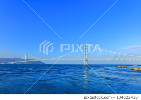 【兵庫縣】晴天的明石海峽大橋（三井奧特萊斯公園 Marine Pia 神戶店） 134622410