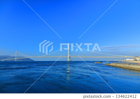 [Hyogo Prefecture] Akashi Kaikyo Bridge on a clear day (Mitsui Outlet Park Marine Pia Kobe) 134622412