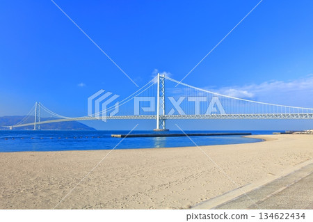 【兵庫縣】晴天的明石海峽大橋（蔚藍舞妓） 134622434