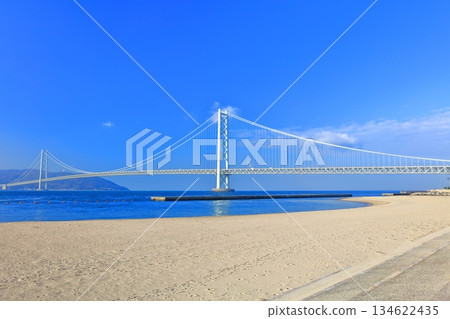 【兵庫縣】晴天的明石海峽大橋（蔚藍舞妓） 134622435