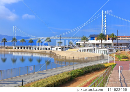 [Hyogo Prefecture] Akashi Kaikyo Bridge on a clear day (Mitsui Outlet Park Marine Pia Kobe) 134622466
