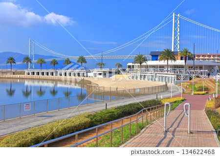 [Hyogo Prefecture] Akashi Kaikyo Bridge on a clear day (Mitsui Outlet Park Marine Pia Kobe) 134622468