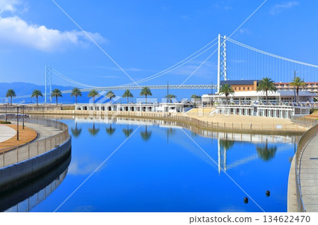 【兵庫縣】晴天的明石海峽大橋（三井奧特萊斯公園 Marine Pia 神戶店） 134622470