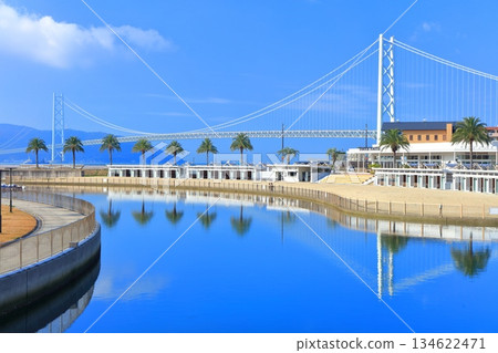 【兵庫縣】晴天的明石海峽大橋（三井奧特萊斯公園 Marine Pia 神戶店） 134622471