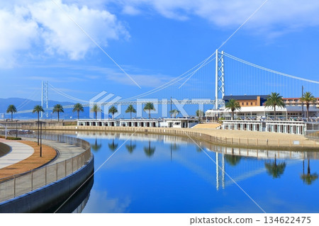 [Hyogo Prefecture] Akashi Kaikyo Bridge on a clear day (Mitsui Outlet Park Marine Pia Kobe) 134622475