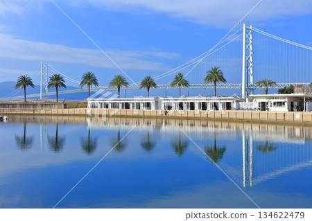 【兵庫縣】晴天的明石海峽大橋（三井奧特萊斯公園 Marine Pia 神戶店） 134622479