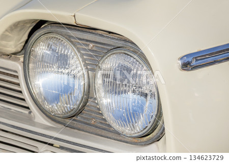 舊車的車燈 舊車的車燈 134623729