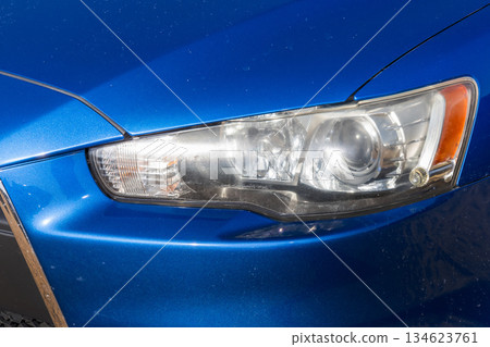 Headlight of the old car 134623761