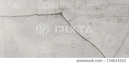 Cracked concrete wall texture background 134624203