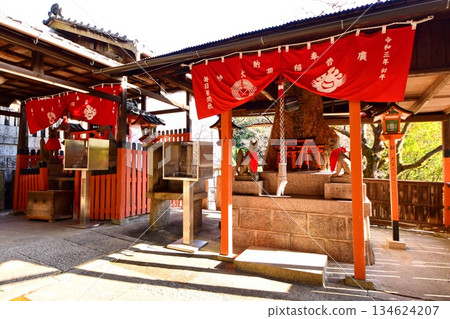 京都府,伏見稻荷大社,每日稻荷大神和古國稻荷大神,伏見區,京都市,2022 年 2 月 京都府,伏見稻荷大社,每日稻荷大神和古國稻荷大神,伏見區,京都市,2022 年 2 月 134624207