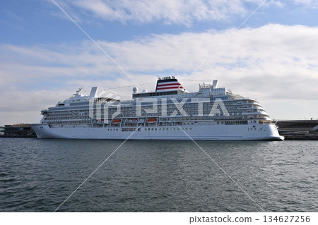 Luxury cruise ship where luxury cruise ships dock Luxury cruise ship where luxury cruise ships dock 134627256