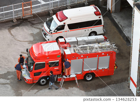 消防局維護的緊急車輛 134628253