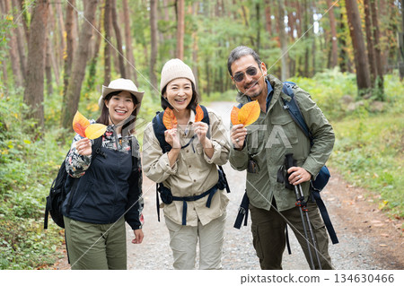 Discovering autumn while hiking with family in the Yatsugatake Mountains, Yamanashi Discovering autumn while hiking with family in the Yatsugatake Mountains, Yamanashi 134630466