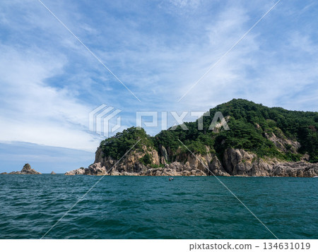 Sasagawa Nagare in late summer as seen from a sightseeing boat, Murakami, Niigata 134631019