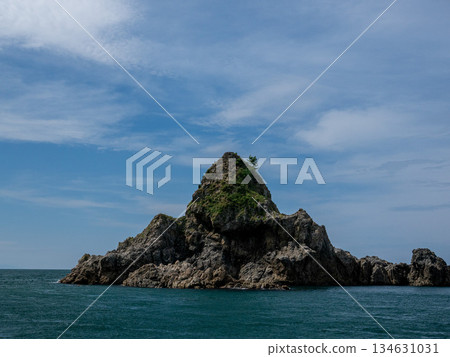 Sasagawa Nagare in late summer as seen from a sightseeing boat, Murakami, Niigata 134631031