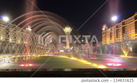 Bayterek Tower and fountain show at night timelapse hyperlapse. Astana, Kazakhstan. 134631625