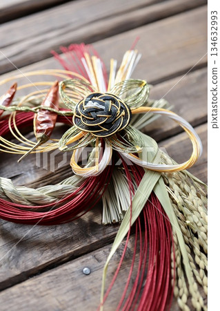 Japanese New Year decorations: Shimekazari decorations made with Japanese rice and chili peppers 134632993