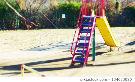 公園裡的彩色幻燈片 134633080