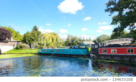 This is canal in countryside around Uxbridge city in London 134633108