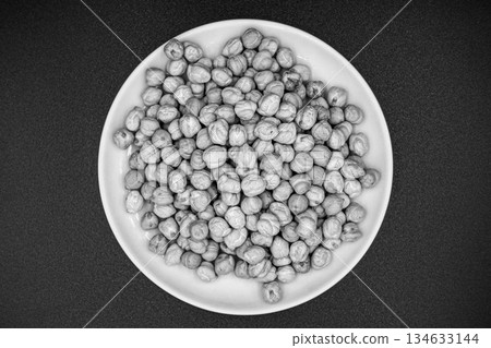 Beautiful organic dried chickpea beans consisting of raw bengal legume pea Beautiful organic dried chickpea beans consisting of raw bengal legume pea 134633144