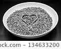 Organic dry buckwheat grains consisting of raw natural product 134633200