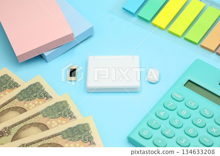 Image of working from home or having a side job 134633208