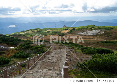 Hokkaido's highest peak, Mount Asahi in early autumn 134634405