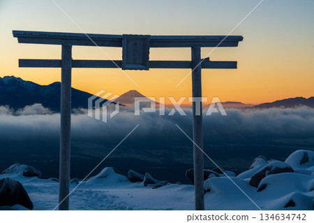 Mount Fuji at dawn from the summit of Kirigamine Plateau in winter Mount Fuji at dawn from the summit of Kirigamine Plateau in winter 134634742