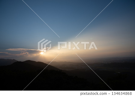 Ise-Shima Skyline, Mie Prefecture: Sunlight filtering through the clouds 134634868