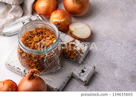 Bowl with chopped fried crispy onions 134635605