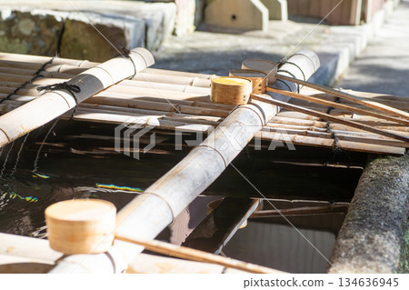 拿著湯匙的雜事屋景色 134636945