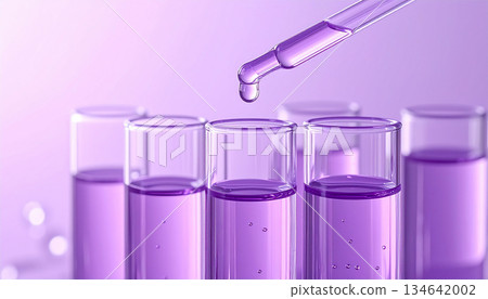 裝有紫色美容精華的試管和滴管的研究圖片 | 護膚成分、配方研發和前沿美容科學 134642002