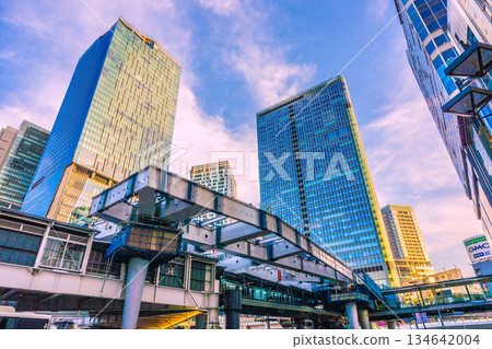 End of the year cityscape of Tokyo, Japan. Steel beams cover the Fukuras deck. A surprising new landscape has appeared = Shibuya 134642004