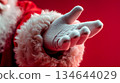 聖誕老公公伸出手 134644029