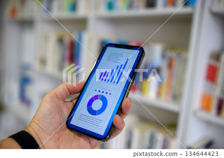 在智慧型手機上查看你的表現 134644423