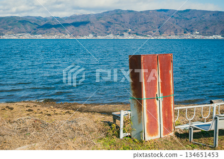 諏訪湖（岡谷市）沿岸的不自然景色 134651453