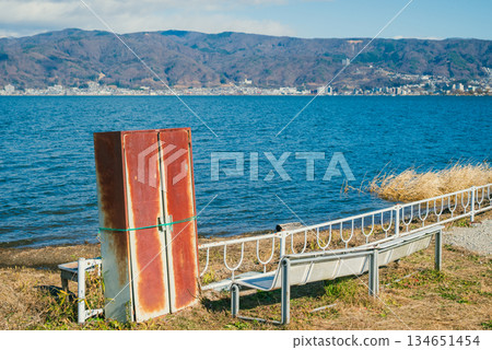 諏訪湖(岡谷市)沿岸的不自然景色 諏訪湖(岡谷市)沿岸的不自然景色 134651454