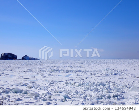Winter messenger 134654948