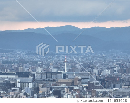 <Aerial view> Kyoto Tower and the cityscape of Kyoto dyed in the sunset 134655628