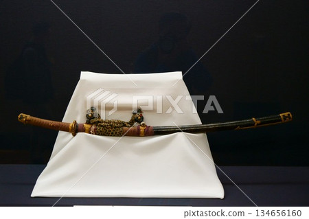 9566 Black reed wrapping and gold paulownia crest thread-wrapped sword 9566 Black reed wrapping and gold paulownia crest thread-wrapped sword 134656160