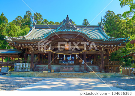 春天到茨城縣筑波市的筑波山神社參觀參拜殿吧。 春天到茨城縣筑波市的筑波山神社參觀參拜殿吧。 134656393