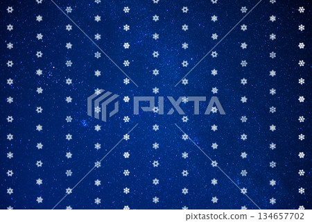 夜空中的雪花合成圖 夜空中的雪花合成圖 134657702
