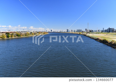 Ogi-Ohashi Bridge / Downstream from the Arakawa River / Looking toward Nishiarai Bridge (Adachi Ward, Tokyo) [December 2025] 134660077