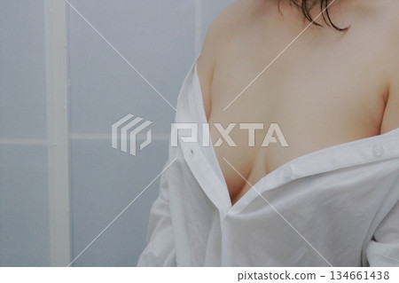 年輕女子的美麗形象 年輕女子的美麗形象 134661438
