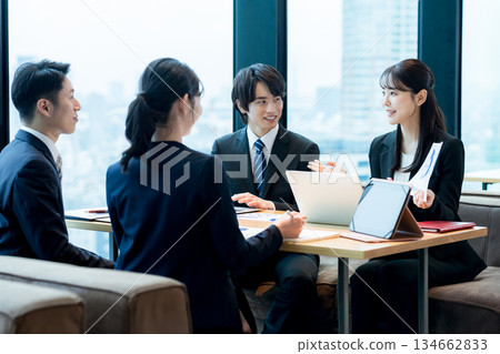 商務人士見面 134662833