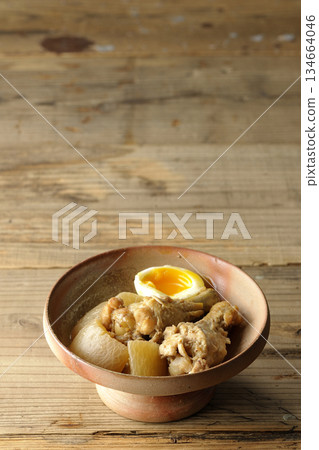 Sweet and spicy stewed chicken wings, radish and eggs Sweet and spicy stewed chicken wings, radish and eggs 134664046